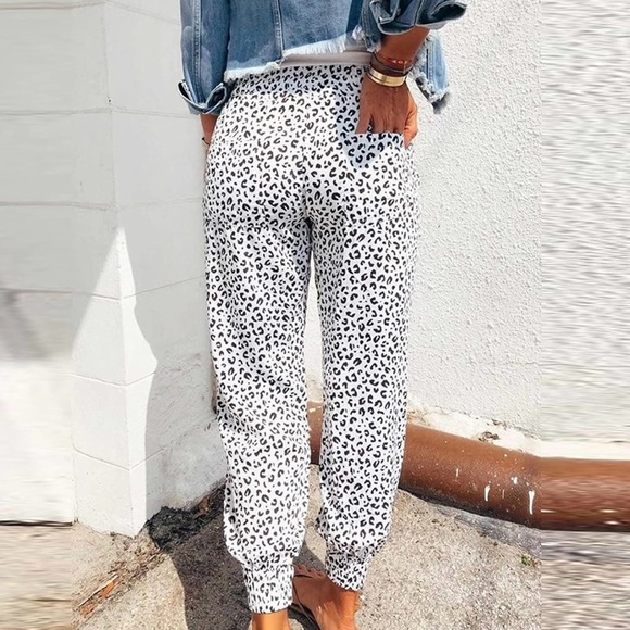 Amazon Black and White Leopard Print Pants, Cotton high rise cargo pants - Picture 3 of 8